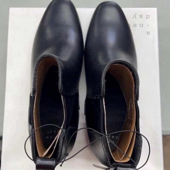 a new day Black Chelsea Ankle Booties Size 9.5 - Picture 5 of 9